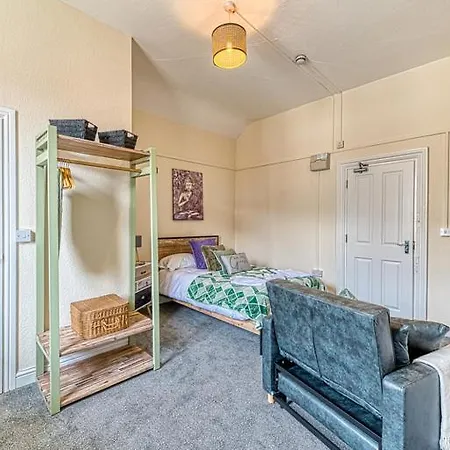 Chester Heights By Guestz Exterior photo