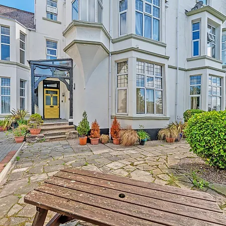 Chester Heights By Guestz Exterior photo