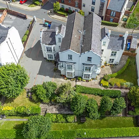 Chester Heights By Guestz Exterior photo