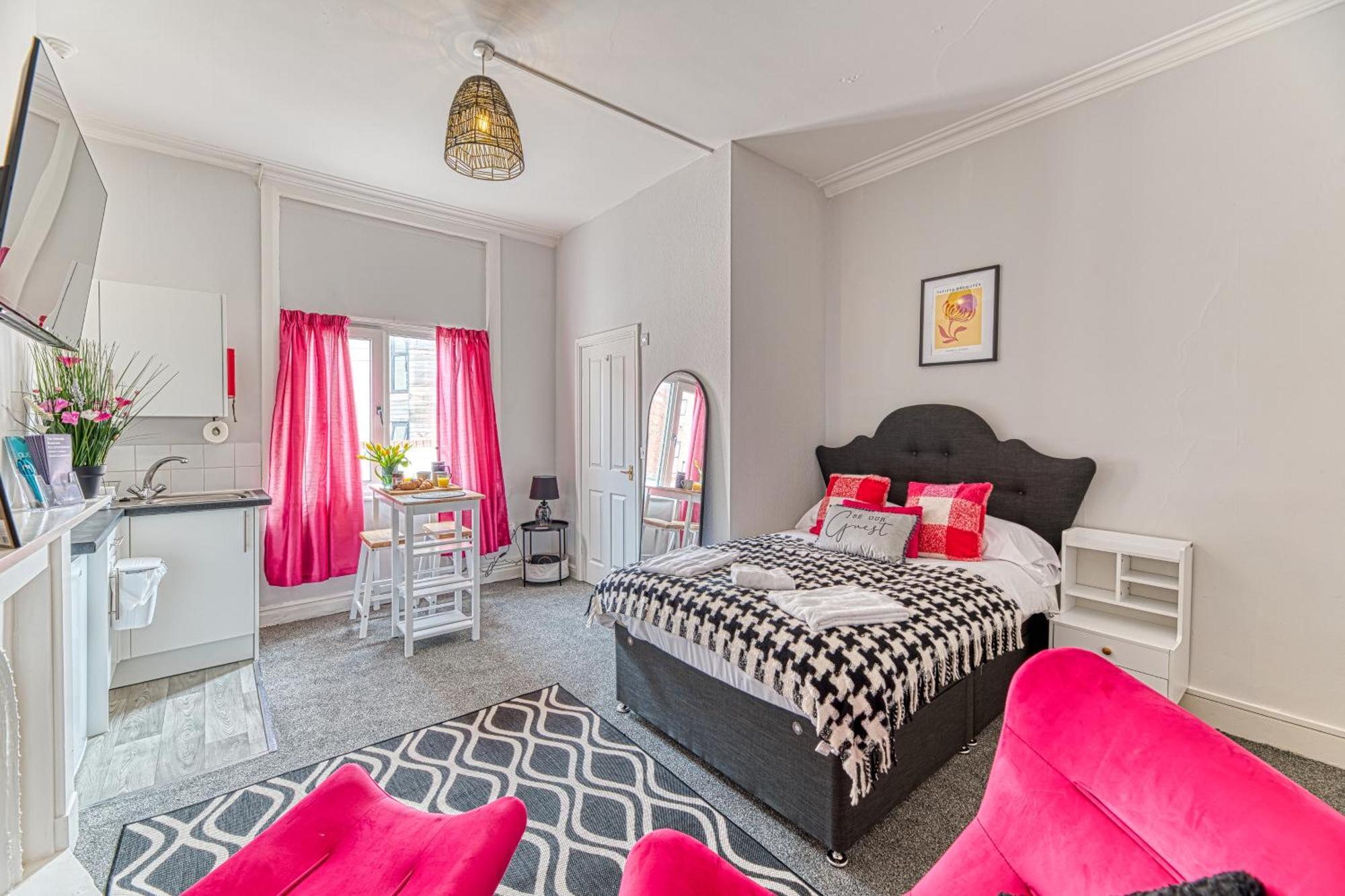 Heights By Guestz Apartment Chester